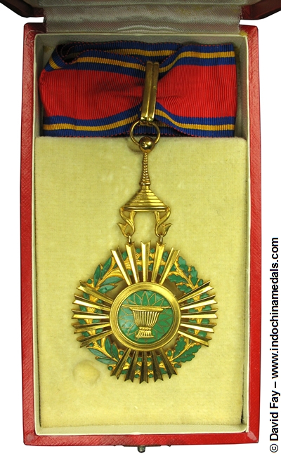 Royal Order of Sahametrei Cl3 in Case